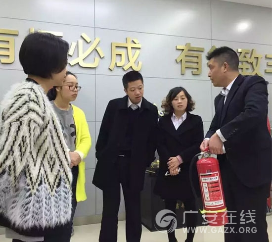 恒丰村镇银行开展“消防逃生及防抢防暴”应急演练(图)