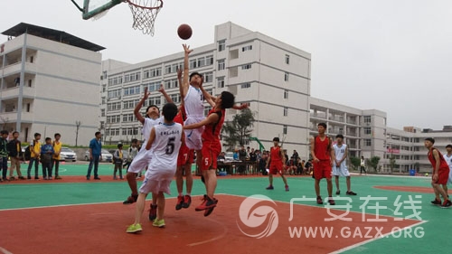 ǰ�����ڶ�����Сѧ�˶��ῪĻ��ͼ��