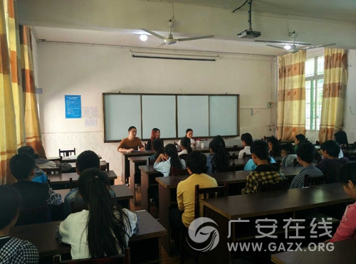 ����СѧУ�ٿ��������������ᣨͼ��