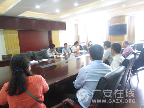 广安市纪委江乾鸿一行到武胜县环保局进行专题调研(图)