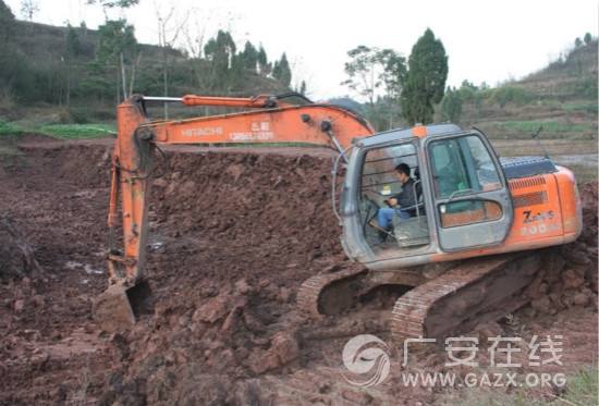 �������ڽ�ˮ�����̴��ں�ȫ�渴����ͼ��