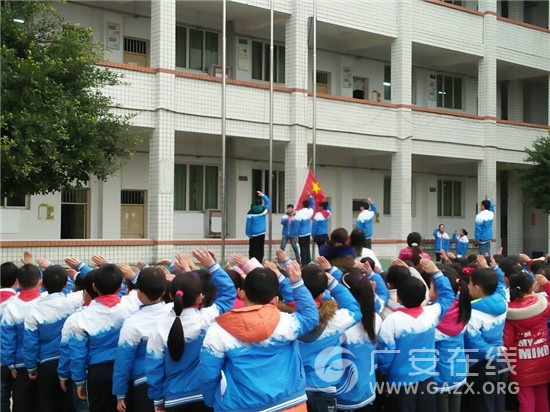 ˫�Ӷ�С��ѧ��һ����Ӱ��ͼ��