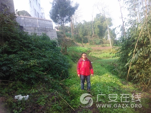 四川省地质勘测队深入梭罗小学地质灾害隐患点开展地质灾害安全隐患排查工作