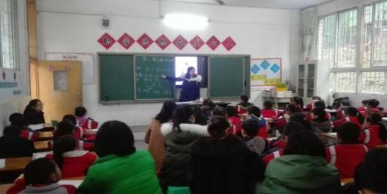 邻水县三合小学展巾帼风采,谱教育赞歌(图)