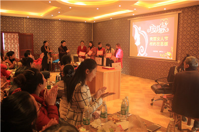 前锋实验学校举行“三八”妇女节庆祝活动(图)