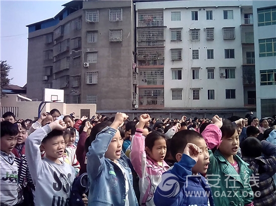 华蓥市高兴镇小学举行法制宣讲活动(图)