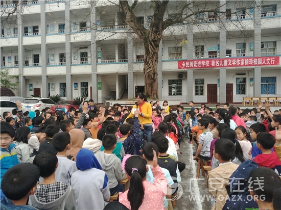 “全民阅读进学校—著名儿童文学作家徐玲校园人文行”走进华蓥阳和小学(图)