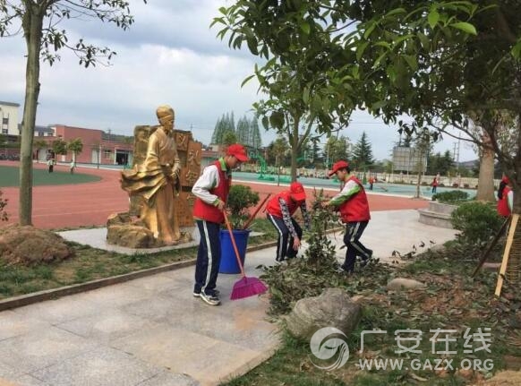 岳池县东湖学校开展“小红帽”志愿者行动(图)