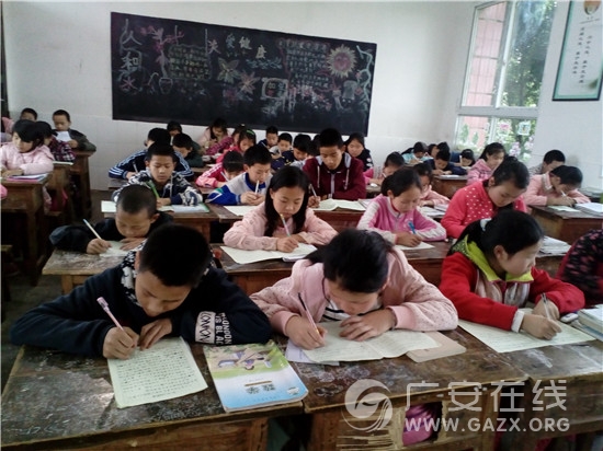 武胜板桥小学:珍爱生命 预防溺水(图)