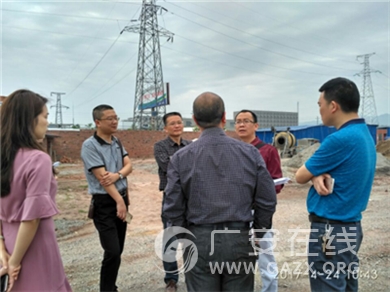 市经信委总经济师李华川一行到前锋区专项督查2017年省市工业重点项目建设情况