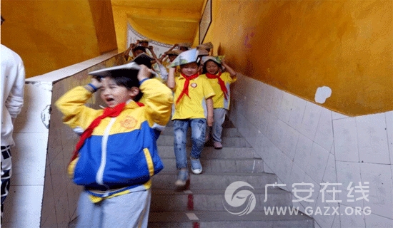 苟角小学校5.12防震减灾应急疏散演练圆满举行(图)