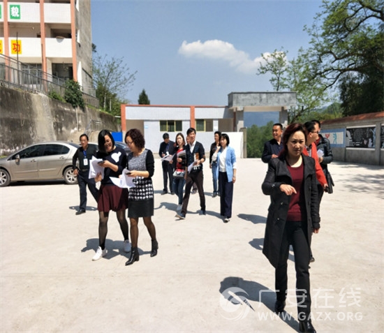 �����س���Сѧӭ�ӵ�������������ⷢչ׼��������ͼ��