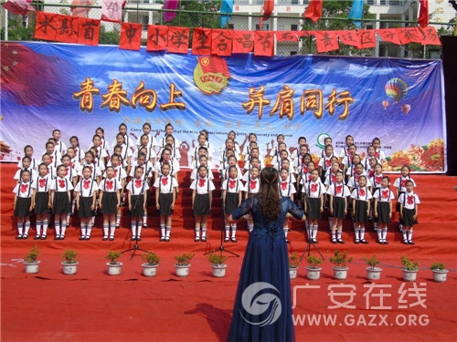 邻水县石永镇中心小学参加县第九教学责任区歌咏比赛喜获佳绩(图)