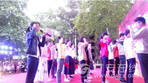 武胜石盘中学举行纪念“五四”运动98周年文艺汇演(图)