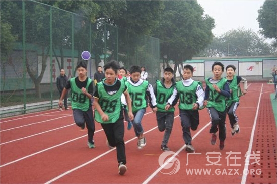 邻水县牟家镇初级中学举行径赛全员运动会(图)