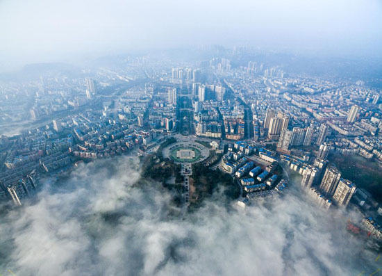 晨雾 (杨明军 摄)