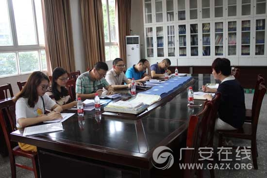 讲普通话 写规范字 浓浓书香飘校园——广安市政府语言文字工作组莅临广安区东方小学校检查语言文字工作