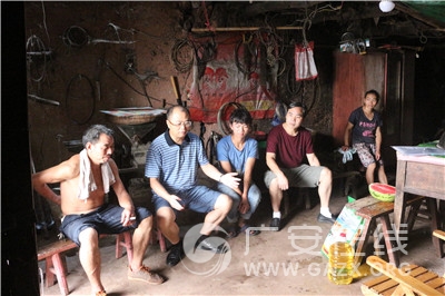 ��ˮ��̳ͬ��ѧ��չ��ͥ�����ر�����ѧ����ٰ��ο�ʻ