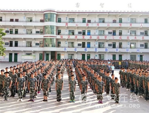 邻水县牟家镇中隆重开展军事训练活动(图)