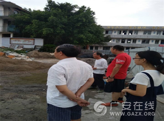 ��ʤ����ϪѧУ�Ų��ڽ����̰�ȫ����������ͼ��